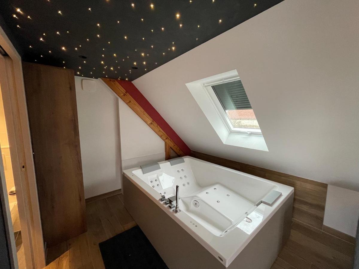 Sainte-Croix-en-Plaine Gite Spa L'Atelier Emile - Spa Privatif - 5 Min Colmar מראה חיצוני תמונה