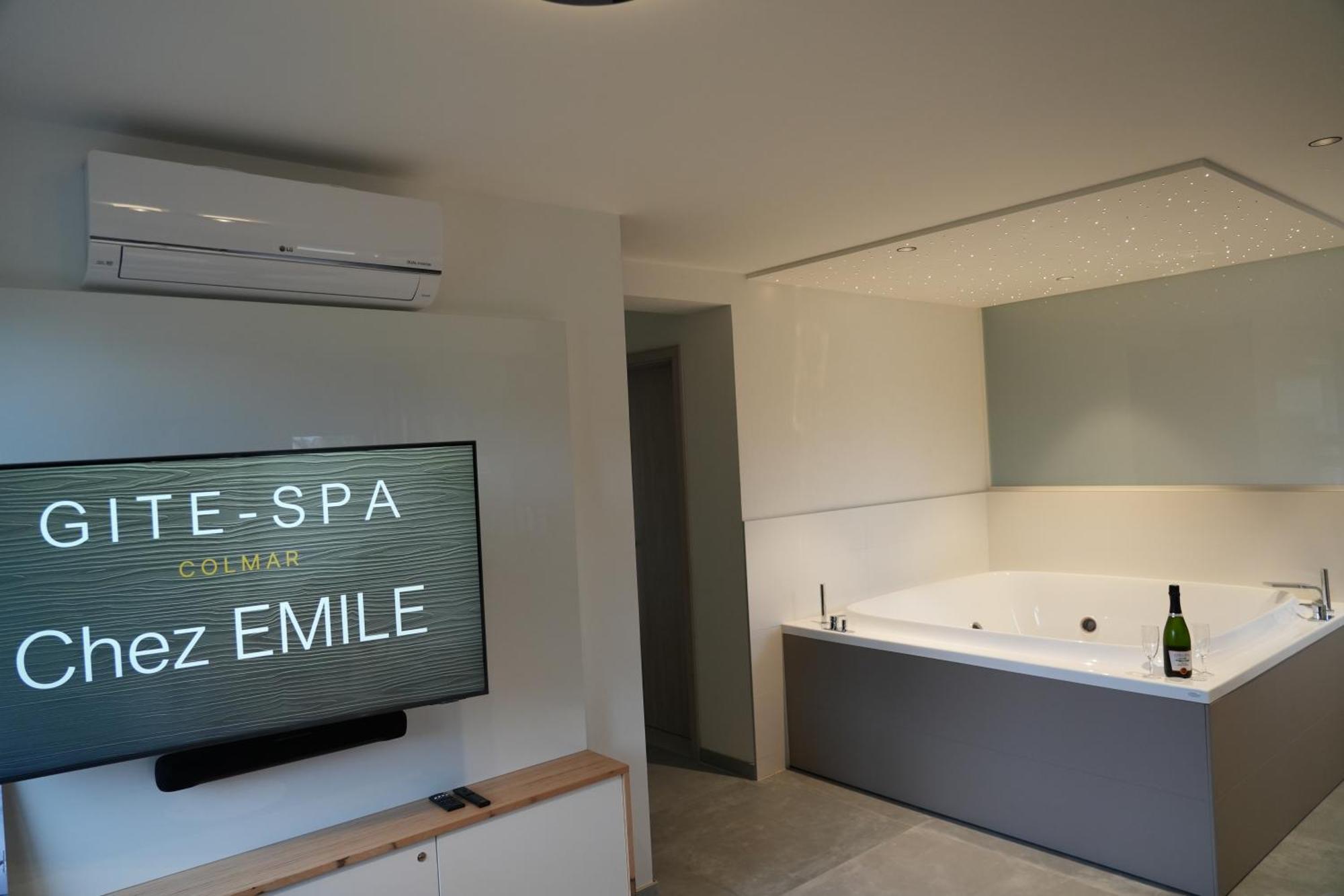 Sainte-Croix-en-Plaine Gite Spa L'Atelier Emile - Spa Privatif - 5 Min Colmar מראה חיצוני תמונה