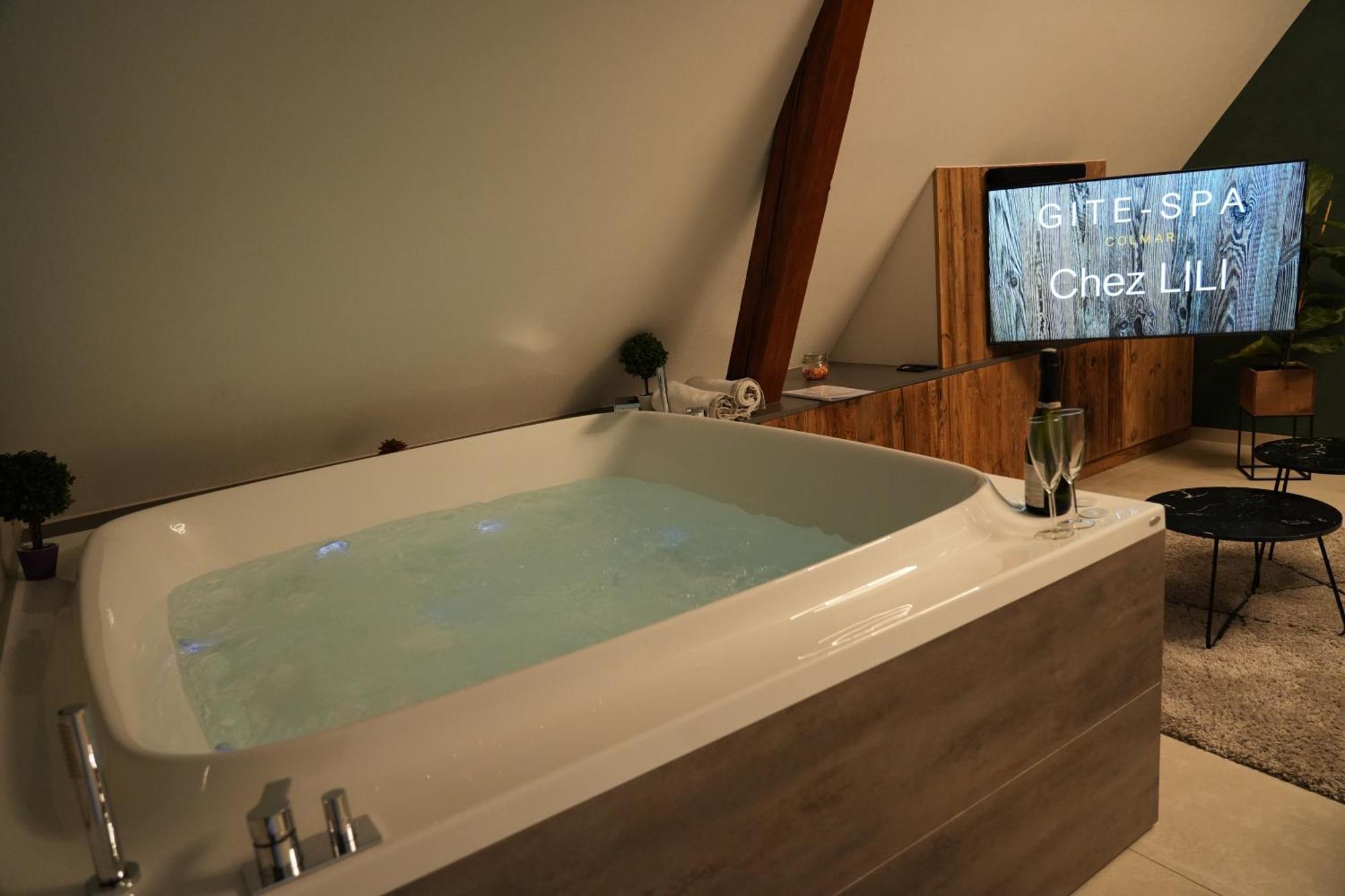 Sainte-Croix-en-Plaine Gite Spa L'Atelier Emile - Spa Privatif - 5 Min Colmar מראה חיצוני תמונה