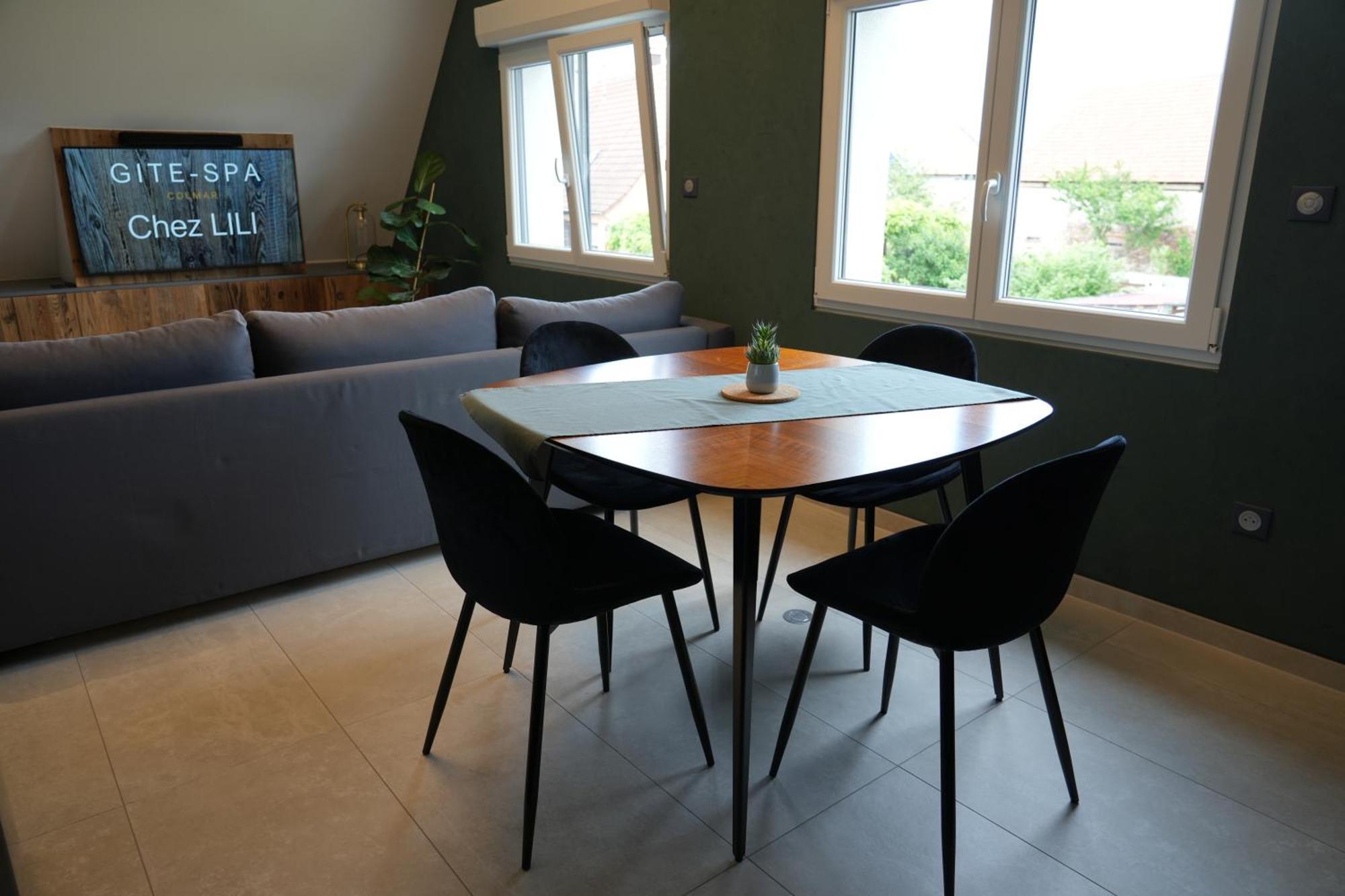 Sainte-Croix-en-Plaine Gite Spa L'Atelier Emile - Spa Privatif - 5 Min Colmar חדר תמונה